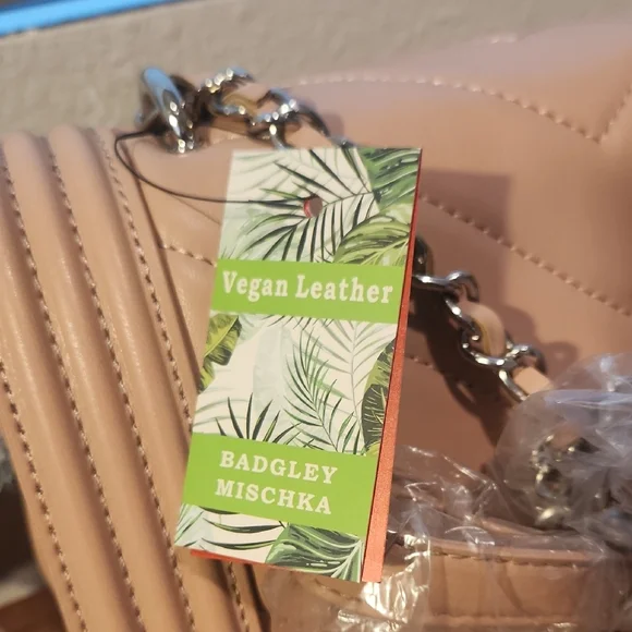 Nwt- Elegant Pink Badgley Mischka Vegan Leather Quilted Crossbody Shoulder Bag - Picture 2 of 12